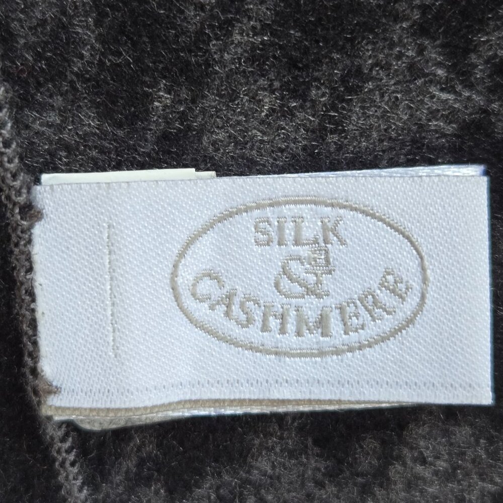 NWOT *SILK* Grey & Black Houndstooth Scarf - Picture 5 of 8